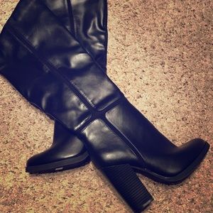 New A+ Women’s Black Boots Soft Material